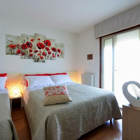 Condominio Al Cigno Lignano Sabbiadoro Esterno foto